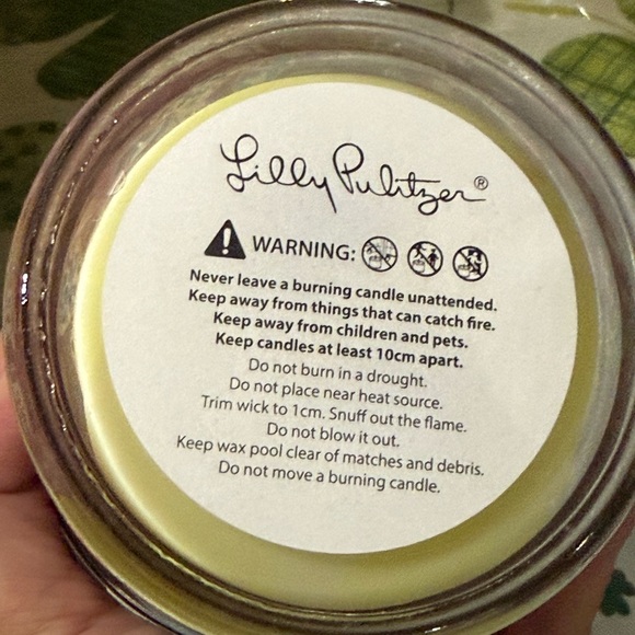 Lilly Pulitzer Medium 12 oz soy-based Candle “Tropical with a Twist” Haven Scent - Picture 8 of 10